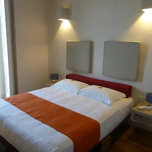 Casa de hóspedes Micalò Art